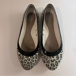 Crocs iconic comfort Women's Leopard Print Flats w8